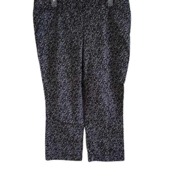 New York & Company‎ Black and White Capri Pants 👖 - Picture 1 of 16